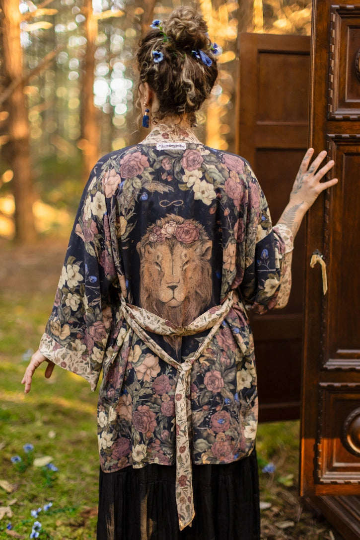 Lionheart Matinée Duster by Market of stars